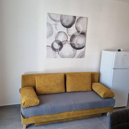 Apartmani Dalmatinka Metajna Exterior photo