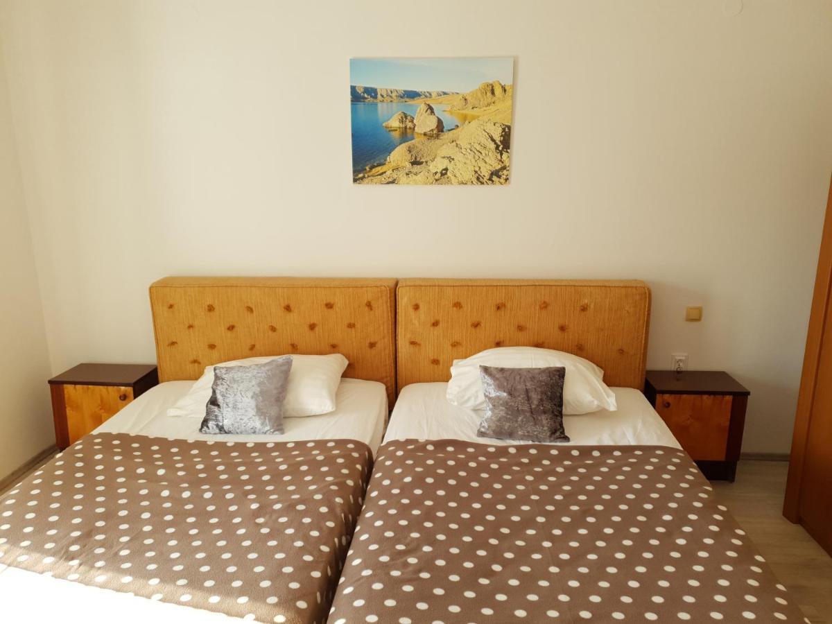 Apartmani Dalmatinka Metajna Exterior photo