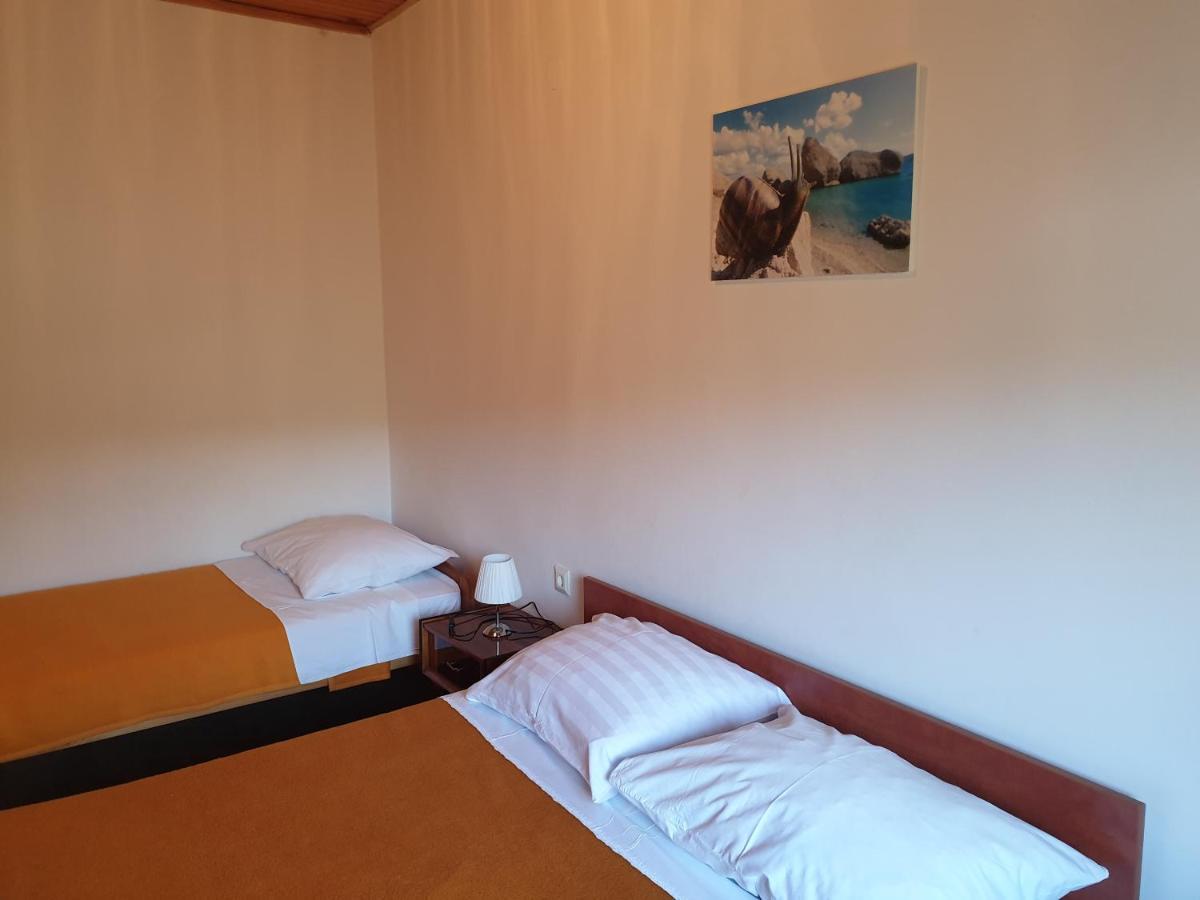 Apartmani Dalmatinka Metajna Exterior photo